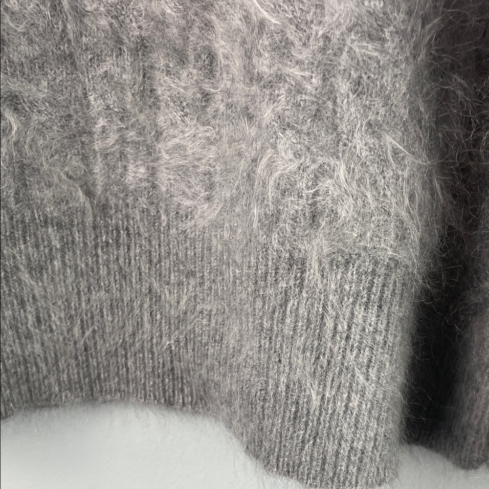 J. Crew Cashmere Gray Crewneck Sweater Size M - Picture 7 of 9